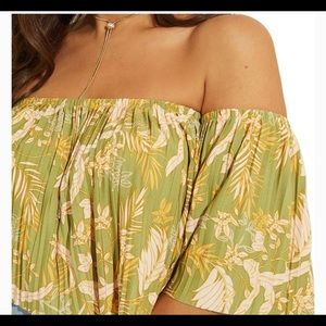 Guess - Size M with tags yellow & green crop top